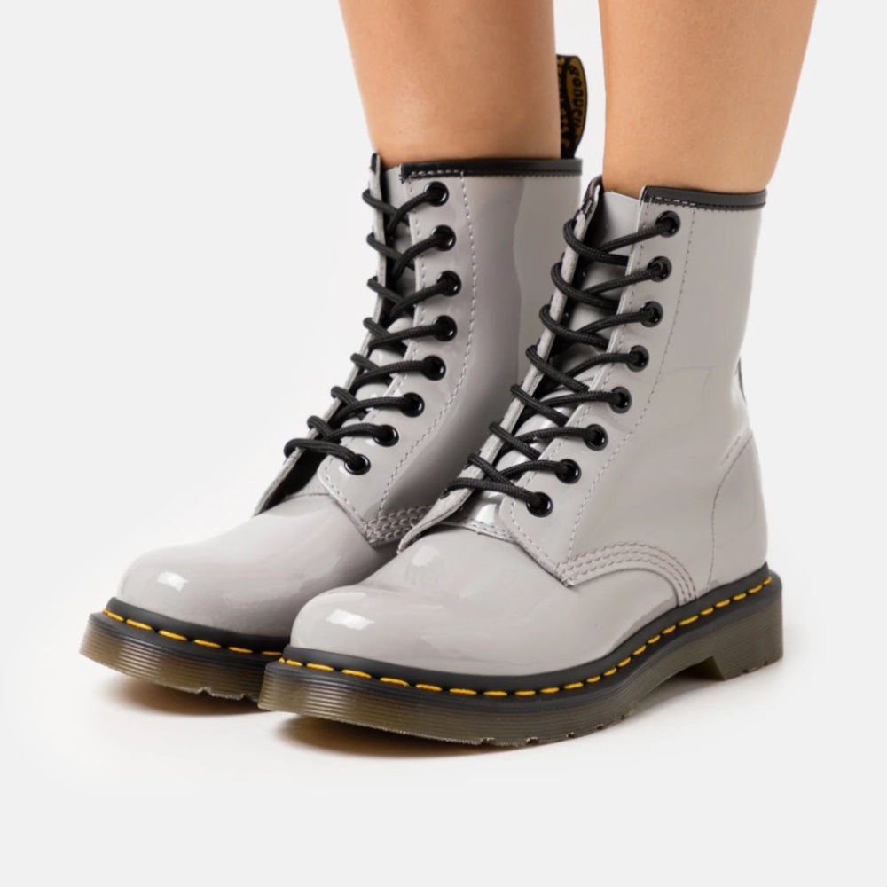 Dr. Martens 27635 Patent Leather Gray Docs 8 Eyelet Size 9 women’s New